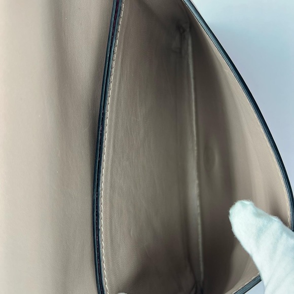 Authentic Valentino Garavani rockstud clutch - Picture 11 of 17